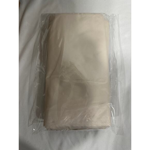 Space Saving Hanging Garment Bag with Self Compression Zipper, Beige - Picture 3 of 3